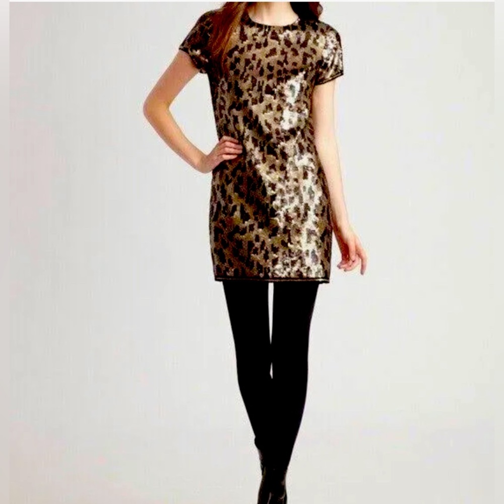 BCBG MAX AZRIA Size XS
Gold Black Shift Dress, Sequin Mini Leopard Dress EUC